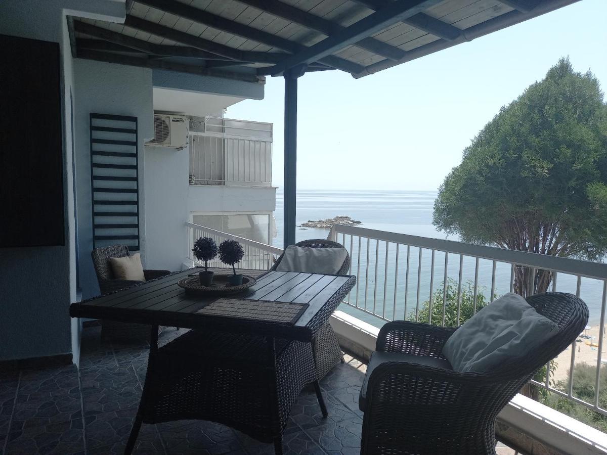 Balcony By The Sea Apartment ปาเลออน ซิฟลิคิออน ภายนอก รูปภาพ